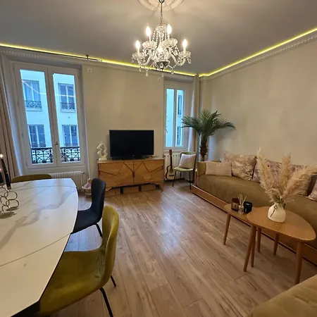 Apparemment Au Bord De Paris Levallois-Perret